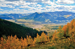 Overlooking Creede from the Bachelor Loop Road (photo by Ed Knight) Overlooking Creede from the Bachelor Loop Road (photo by Ed Knight)